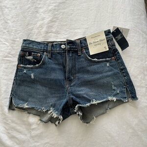 Abercrombie & Fitch: Mom Short